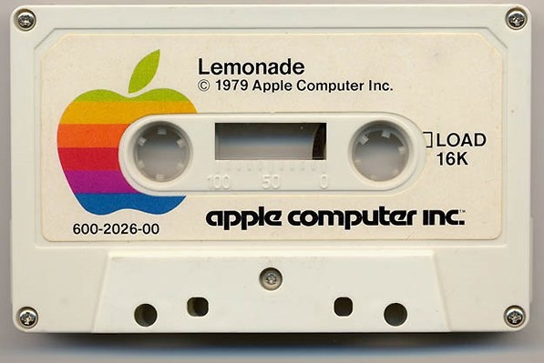 cesart: Lemonade Stand, Apple II game. Y'a pas à dire, les cassettes ça avait de la gueule! ;)