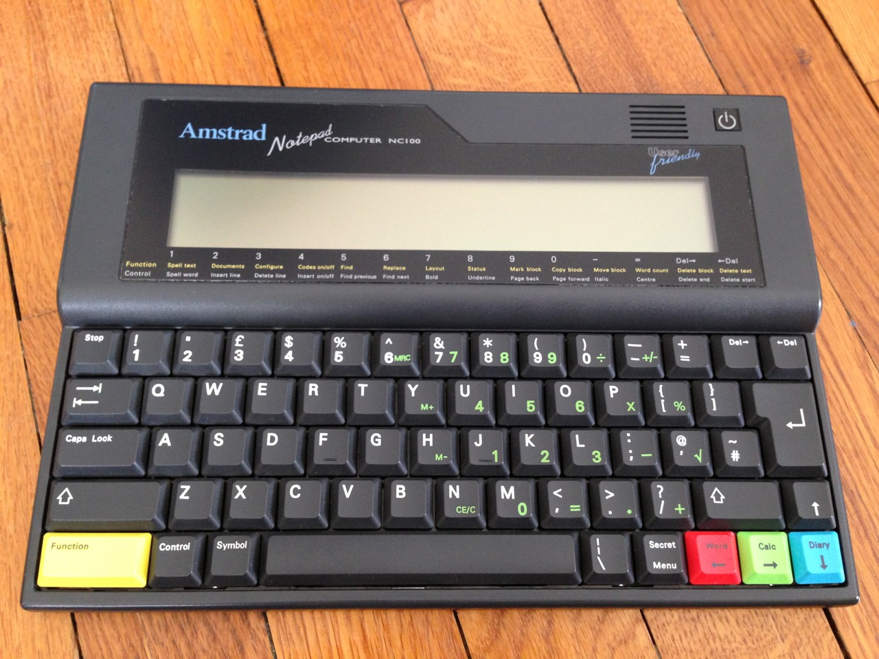 A very nice new piece for the collection: a beautiful Amstrad NC100 portable computer, Alan Sugar...