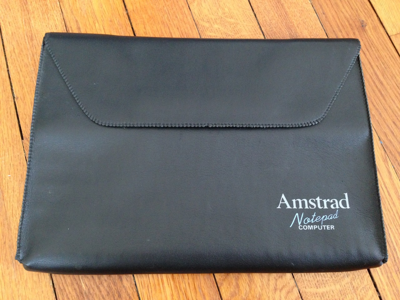 A very nice new piece for the collection: a beautiful Amstrad NC100 portable computer, Alan Sugar...